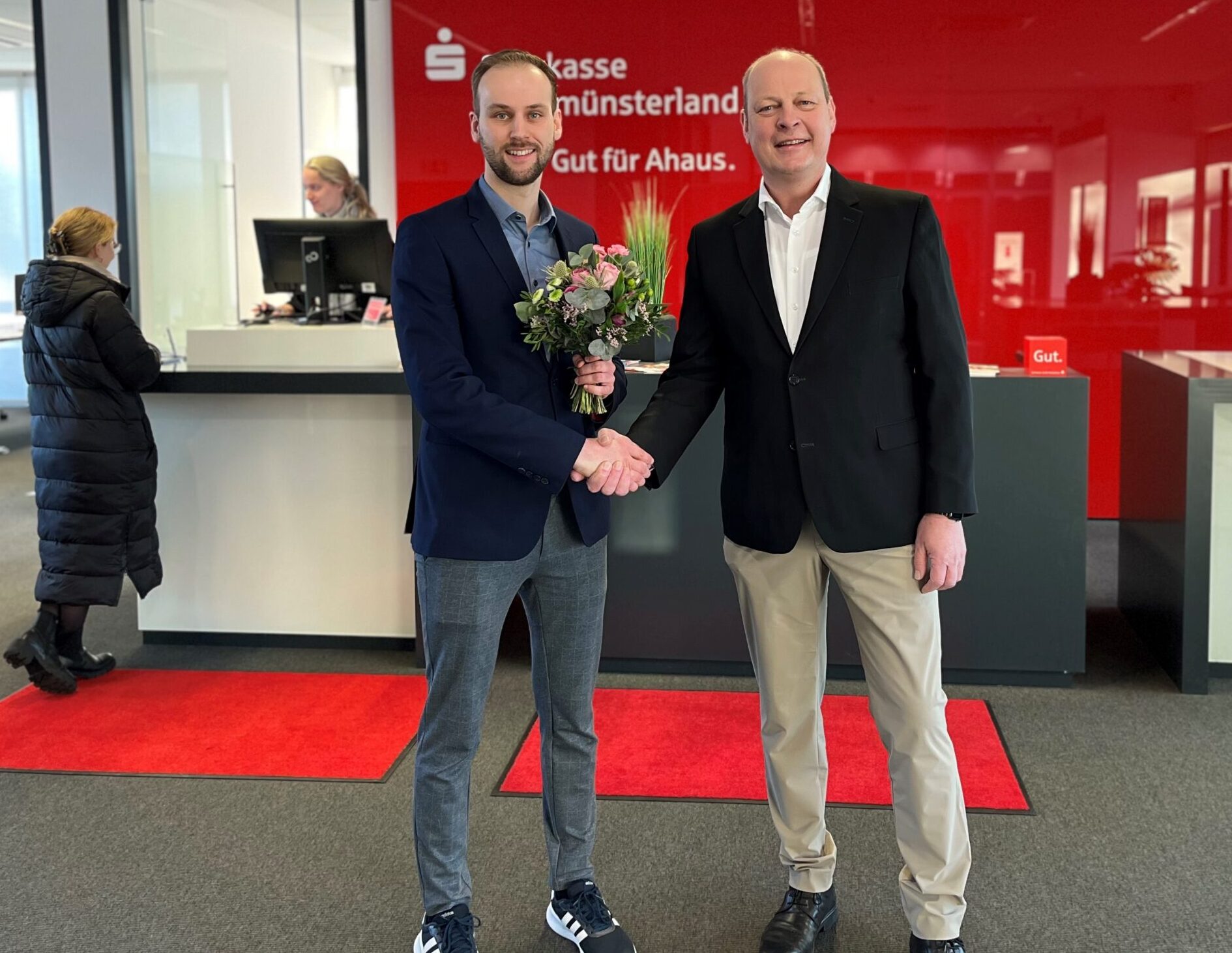 Daniel Schmitt übernimmt die Leitung des Sparkassen-Beratungscenters ...